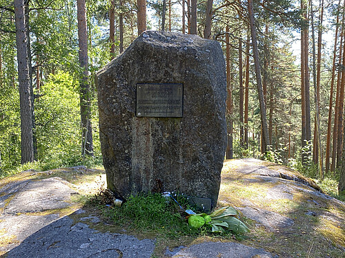 J. Z. Duncker memorial stone